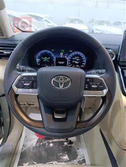 تۆیۆتا لاند کروزەر